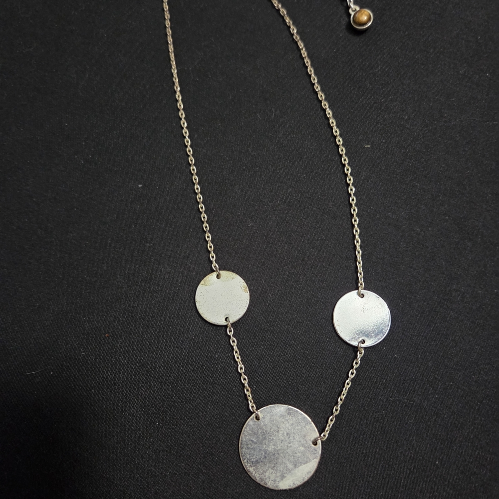 Elegant Silver Disc Necklace